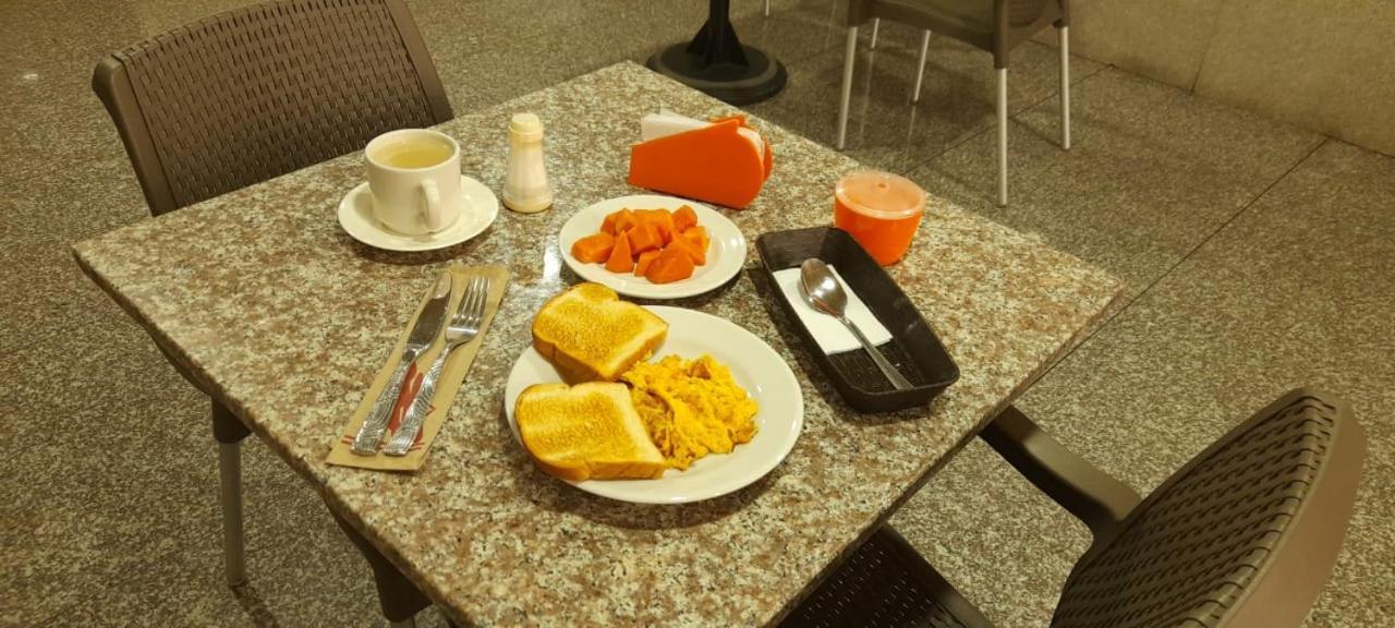 Hoteles Bogota Inn Lago Chico Zona Rosa מראה חיצוני תמונה